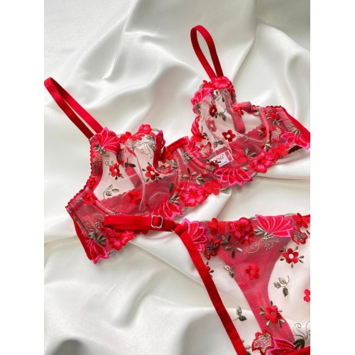 Scarlet Fatal Lingerie Set Scarlet Fatal Lingerie Set