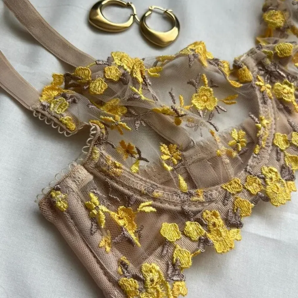 Golden Rose Lingerie Set Golden Rose Lingerie Set