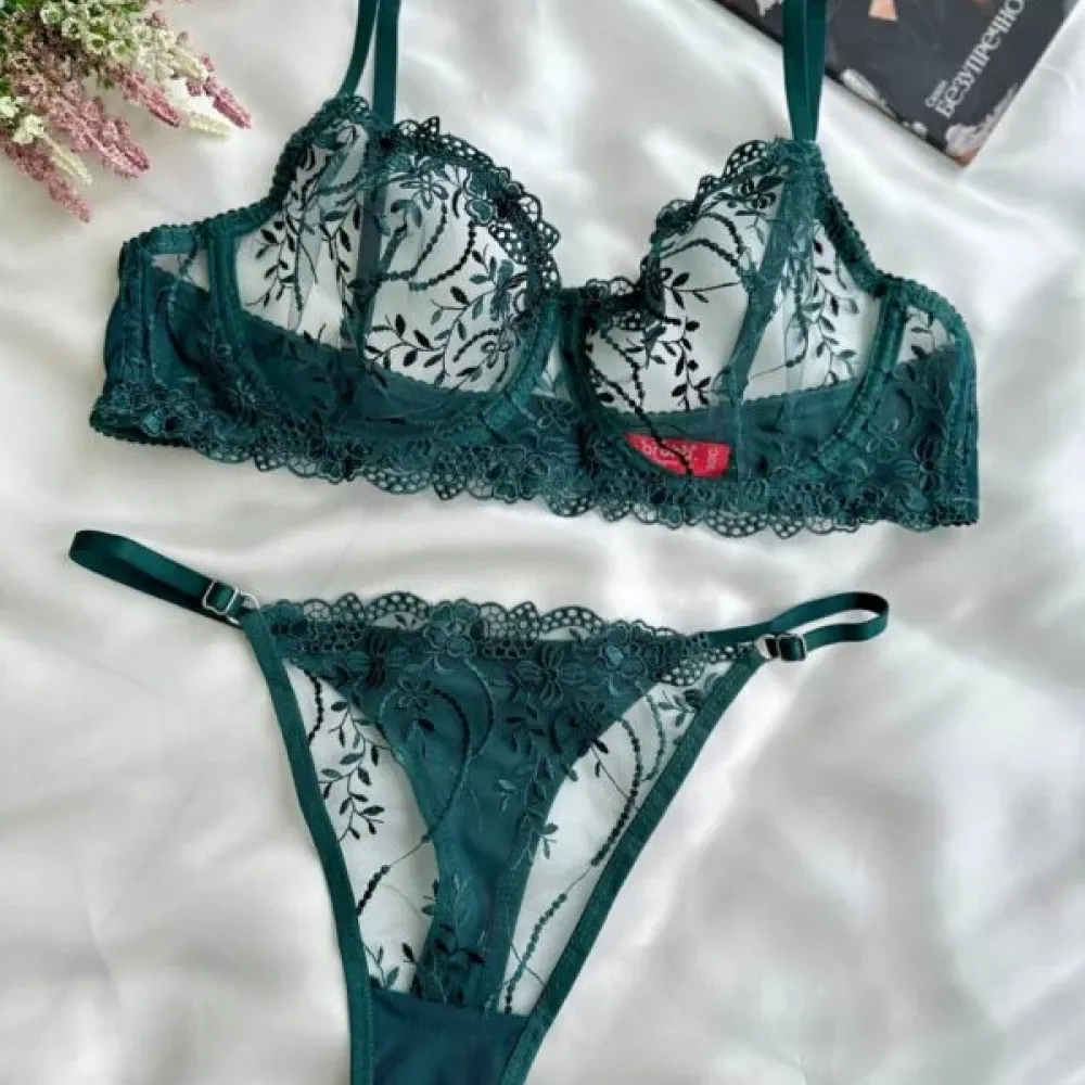 Emerald Dream Lingerie Set Emerald Dream Lingerie Set